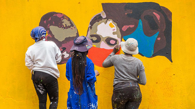 Spreading health messages through art