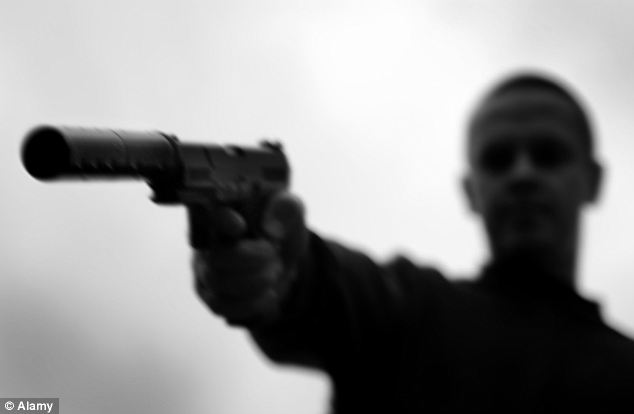 Hubby commissions hitmen to murder common-law wife