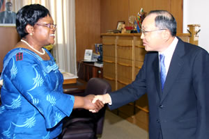 VP meets Indian, Japanese delegations