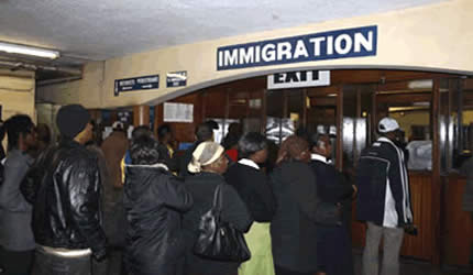 Woman gives birth at border post