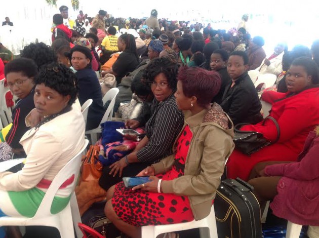 Some of the early birds already gathered at First Lady Amai Grace Mugabe’s Mazowe Children’s Home where she is expected to address cross border traders (pix by Lloyd Gumbo)