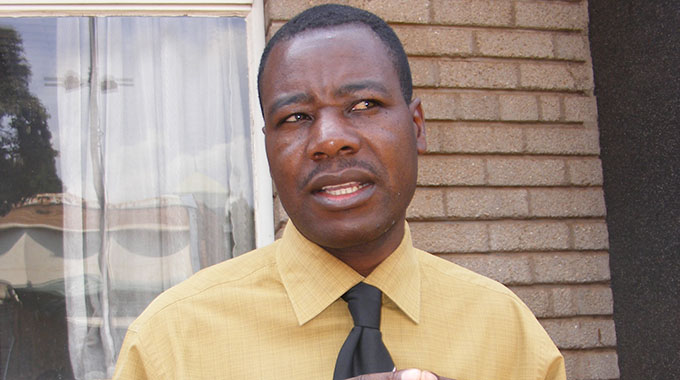 Parwaringira charms Pastor Charamba