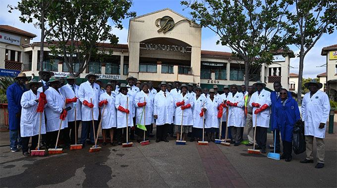 Mudenda leads clean-up campaign