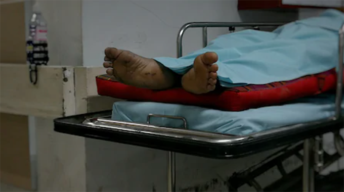 Family spends five days with corpse