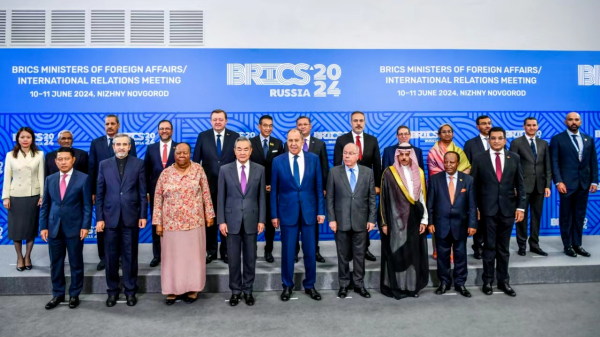 Wang Yi: China backs BRICS in pursuing development with open doors