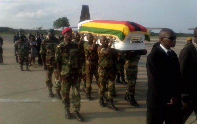 The body of Retired Lieutenant-Colonel Herald Mtandwa Chirenda being ferried to the hearse