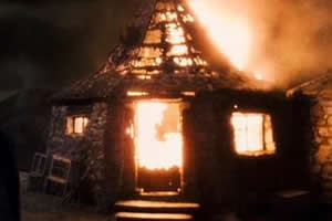 Hubby sets wife, boyfriend ablaze