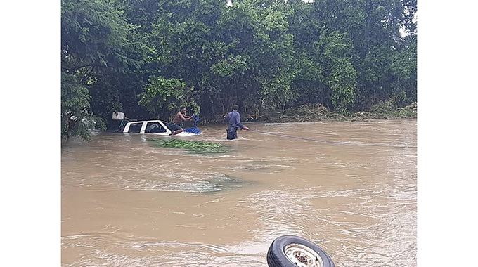 Floods leave Kariba man dead, bridges damaged