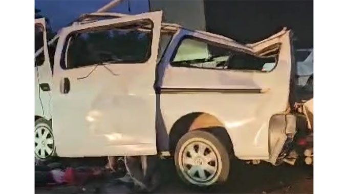 6 perish in Mwenezi kombi crash