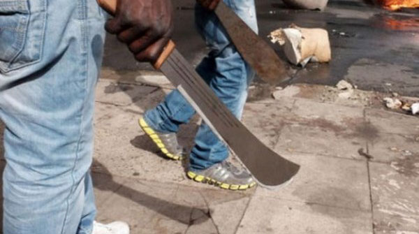 Family loses US$11k to machete gang