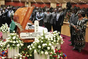 Thousands mourn President Mutharika