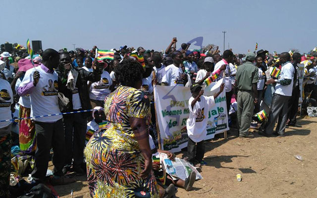 Zanu PF supporters