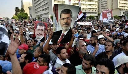 42 die in clashes between Egypt army and pro-Morsi protesters