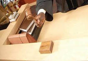 Prosecutors urged to resume work
