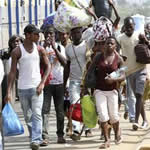 Ivorians flee Abidjan violence
