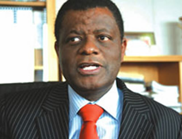Umdlali wobulingisi uReward ukhupha idlalade