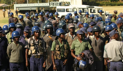 Anti-riot squad called to control rowdy voters