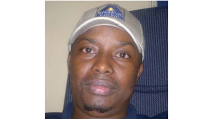 Nyaradzo donates copies of President’s biography