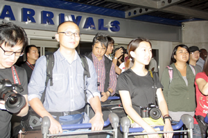 Chinese delegation jets in