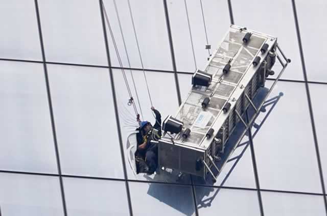 Window washers ‘doing well’ after scaffold mishap