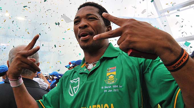 ‘Lonely’ Ntini reveals avoiding riding Proteas team bus