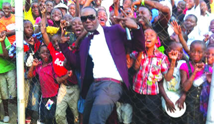Stunner crowned ‘King of Bling’