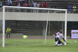 BEATEN CLEAN . . . CAPS United ’keeper Tafadzwa Dube goes the wrong way as he is beaten from the penalty spot during the shoot-out in the Mbada Diamonds Cup semi-final match at the National Sports Stadium on Sunday