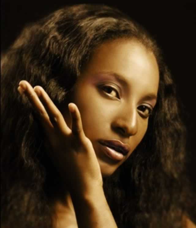 Tia’s awesome ‘R&B Experience’