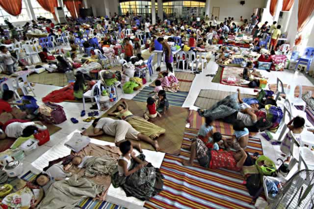 Typhoon Hagupit rips through Philippines