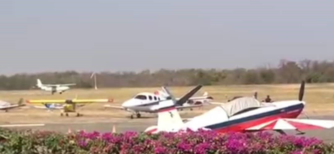 65 Air Rally aircraft land at Kariba