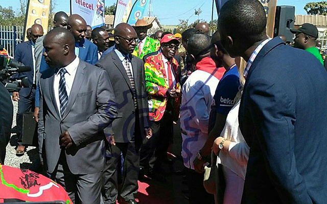 President Mugabe arrives at the Community Information Centre