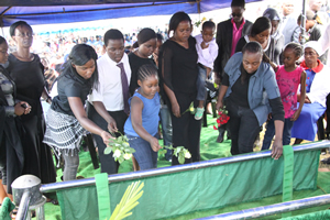 Muparutsa laid to rest