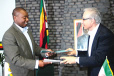 Zimpapers, Iran Press Institute sign co-operation agreement