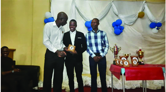 Mpofu, Siamulela top BAB awards