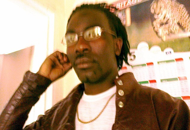 Hlangana lomsunguli we-Benaroo Music Style