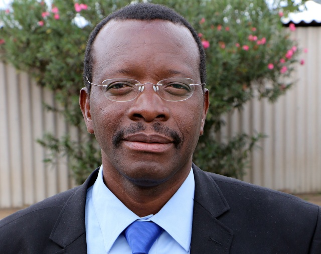 Dr Solwayo Ngwenya