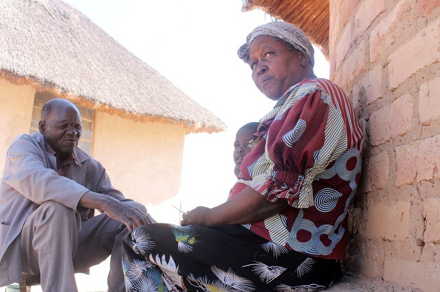 Uphenduka iNgutsheni umuzi kasobhuku – Abantwana 5 sebehlanya