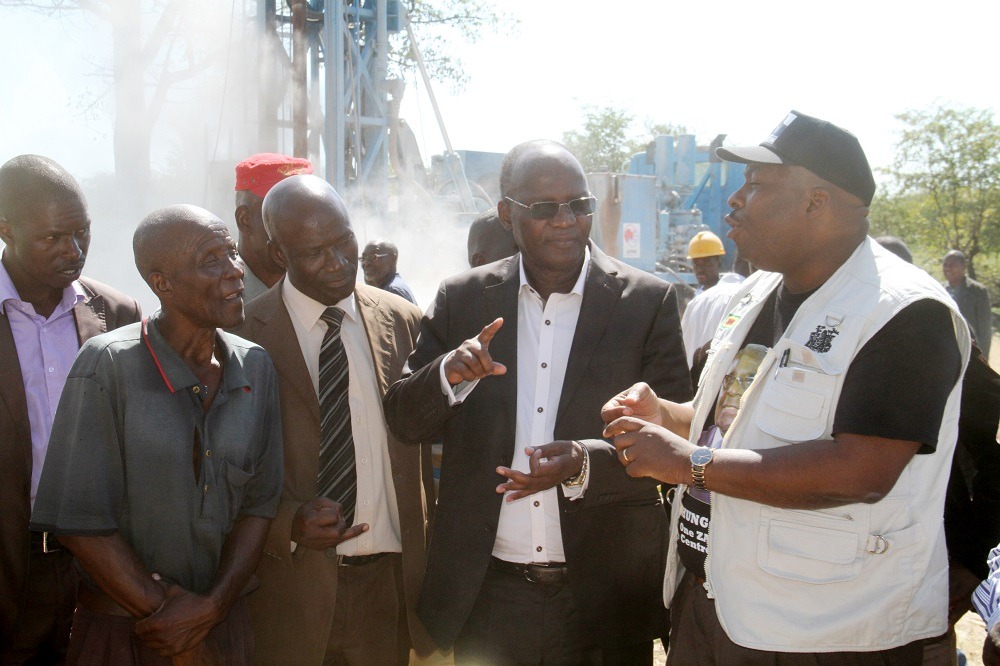 Bafuna intuthuko eTsholotsho