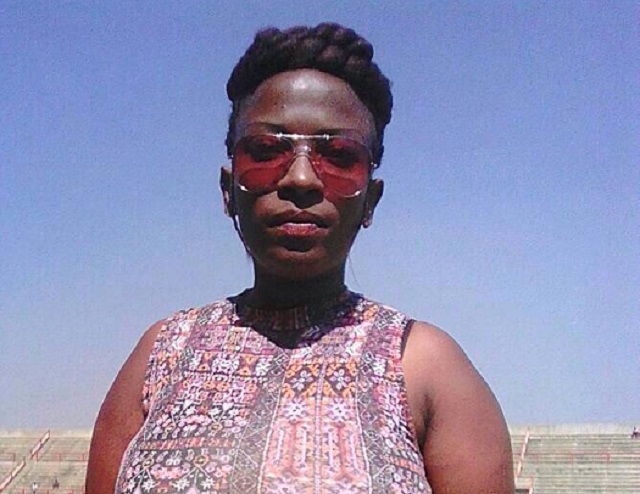Dancer tugs at Skuzaa��s privates in payment row