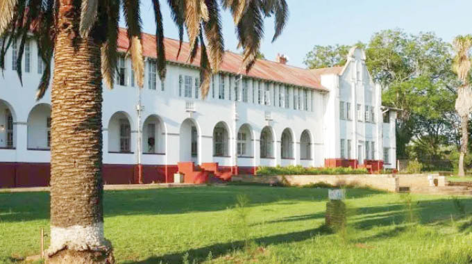 EMBEZZLEMENT OF FUNDS . . . ALLEGATIONS ROCK SCHOOL . . . Head, deputy allegedly collude to raid school’s FCA account . . . Looted funds allegedly used to finance shopping sprees