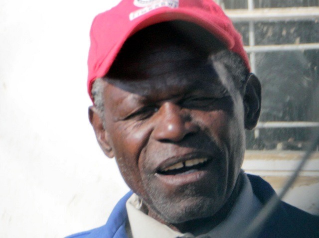 Uhlamukelwa libululu lakhe…lixotshisa abantwabakhe umsebenzi