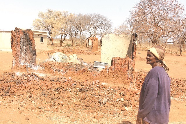 UTSHAKA USEKHAYA! Qhu izindlu 8 eNyathi