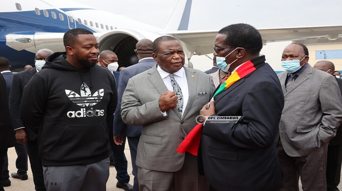 President Mnangagwa leaves for COP27 in Egypt