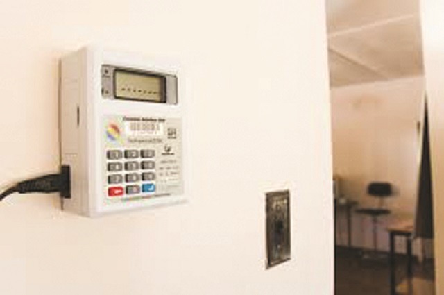 Agiqane phansi amaloja ebanga i-cash power