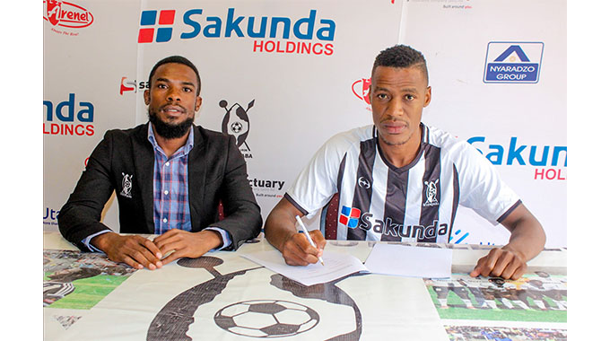 Tandi signs new contract at Highlanders