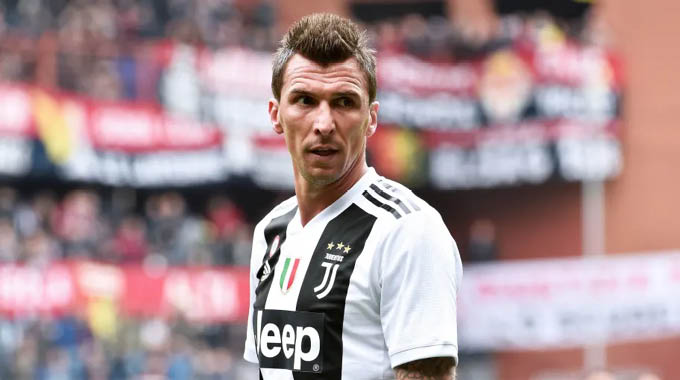 Juve set £10m price tag for Mandzukic