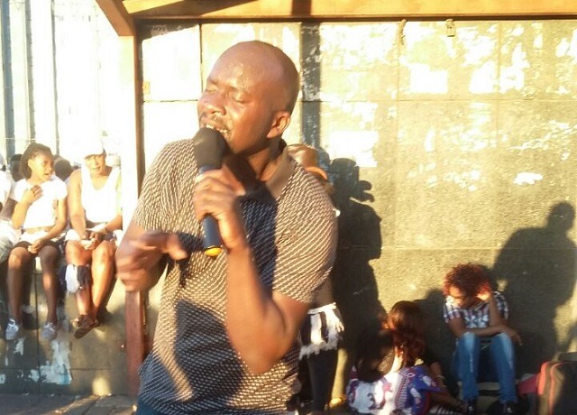 Kaculi nje yinyoni yezulu uKnowledge