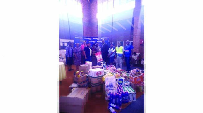 Econet donates to the elderly