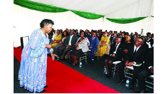 First Lady meets female journalists - herald