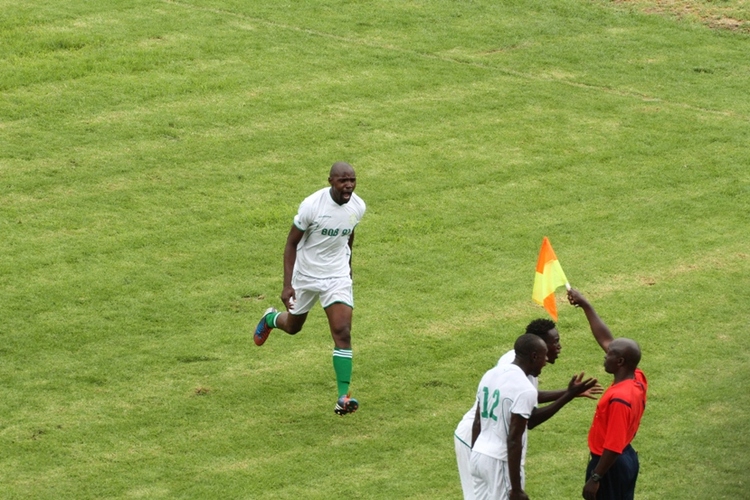 SOCCER: The rebirth of Tsipa